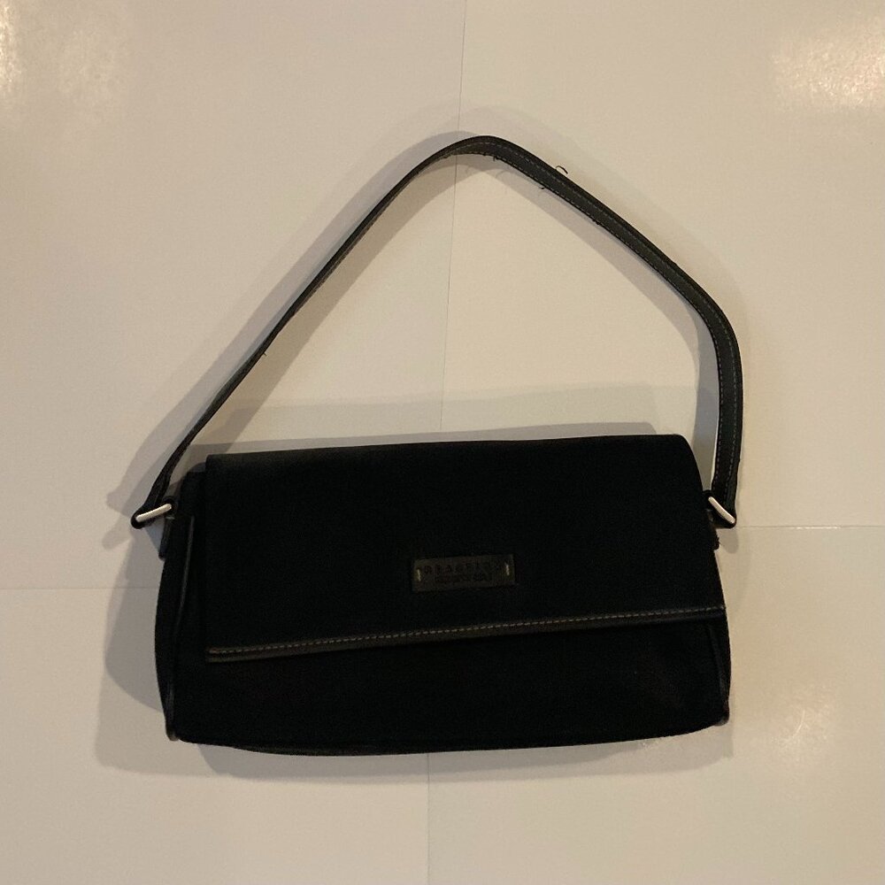 Kenneth Cole Reaction Black Purse Used - Magnetic Closure, Sleek & Stylish
